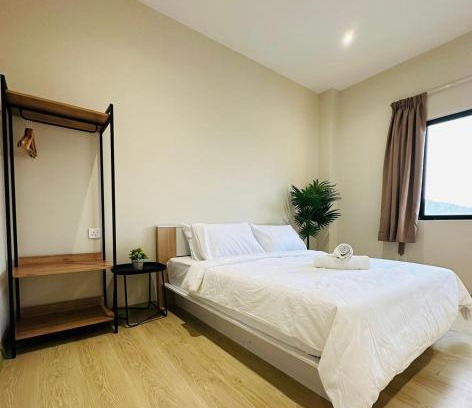 Kampung Selayang Pandang Hotel | Swing & Pillows - Selayang KL