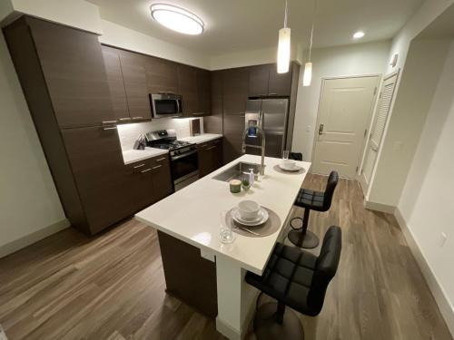 Irvine Business Complex Apartment | High End Lux Condo in Irvine