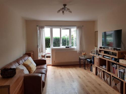 Victoria Apartment | Modern/functional 3-bedroom apartment with garden